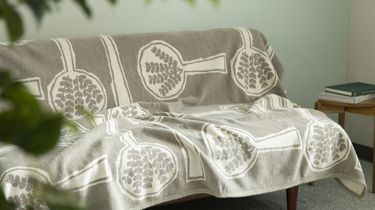 優しい世界観に囲まれるmina perhonenデザインのアイテム