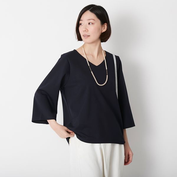 Kilka/洗えてシワになりにくい Vネックカットソー