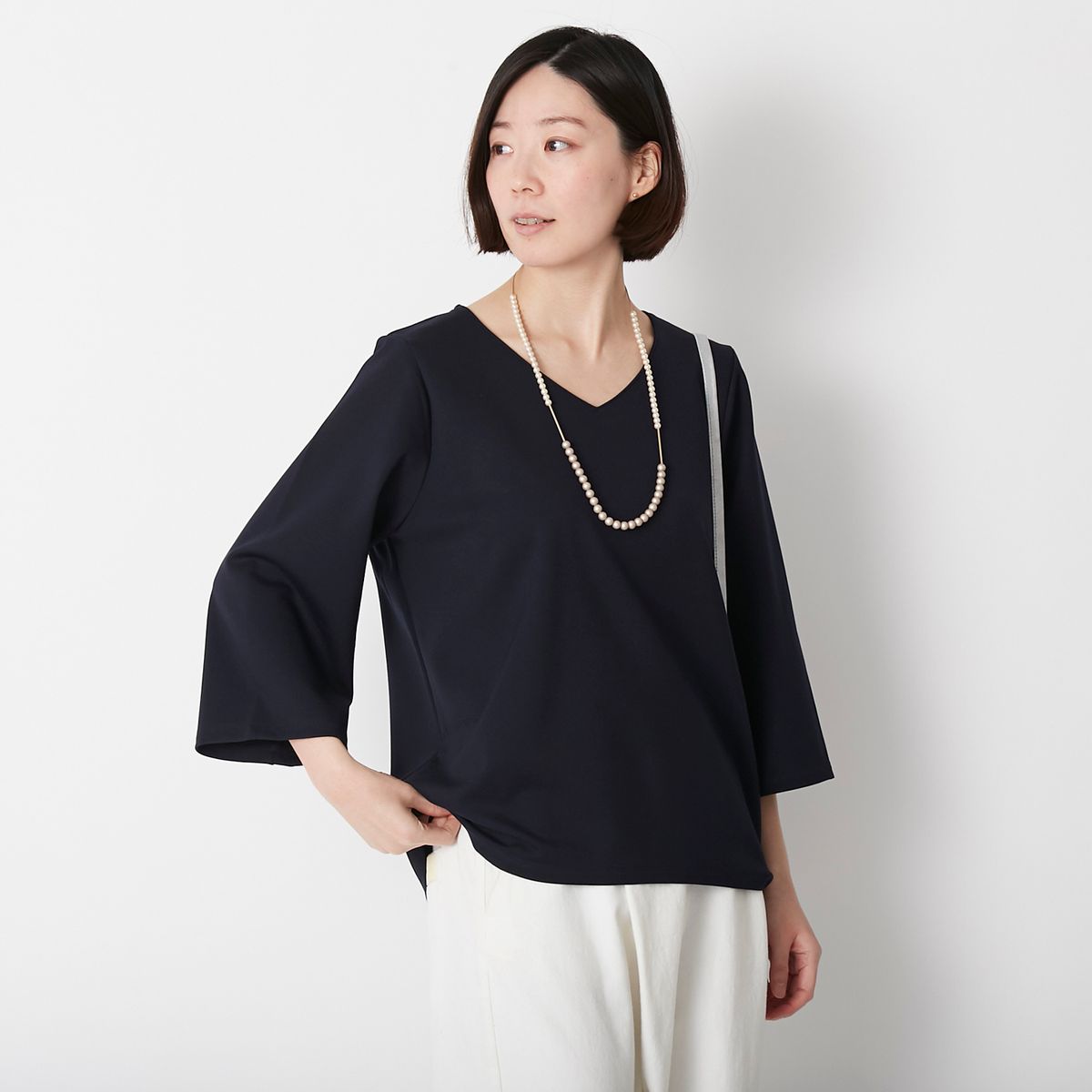 Kilka/洗えてシワになりにくい Vネックカットソー