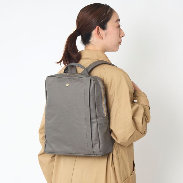 Neutral Gray ニュートラルグレイ　ジェーン　リュック　グレー　PC用 Neutral Gray/ジェーン PCが入る薄型軽量リュック 低身長さん向け