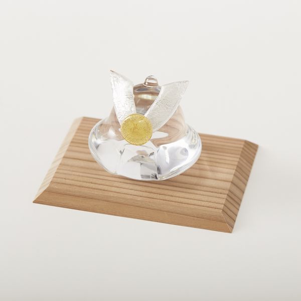 兜のオブジェ 杉台 クリア -手の平サイズだけど存在感は頼もしい