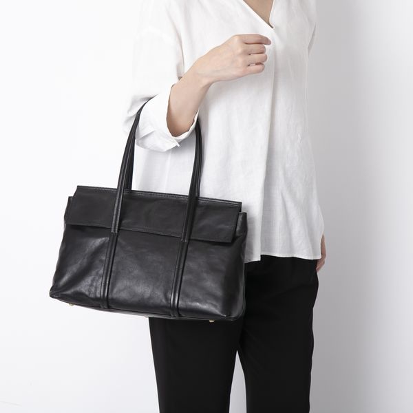 Neutral Gray/プランシュ M -PCを入れても型崩れしにくい、軽量レザー