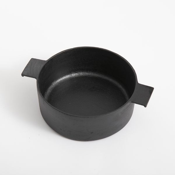 新品未使用 鋳鉄 両手鍋 黒 toki no niwa/鉄鋳物両手鍋 -100年使えるから一生ものになる、漆仕上げ