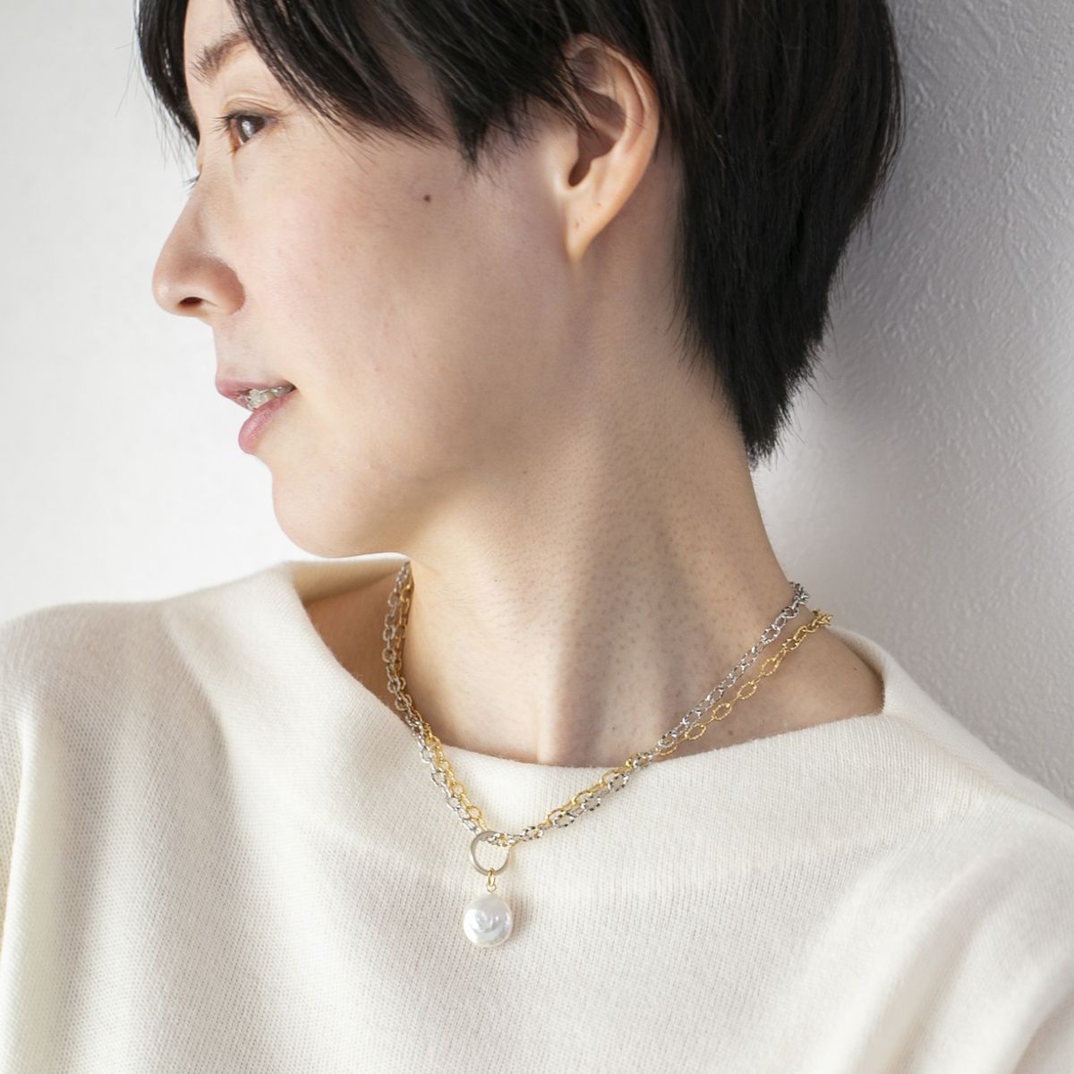 STELLA CIFFON/3WAYチェーン×フラット淡水パールネックレス