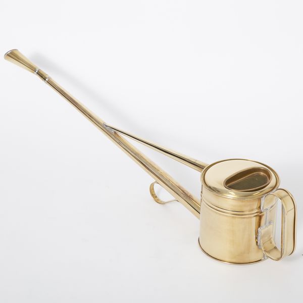 根岸産業/真鍮製英国型如雨露2号 -植物の育成に最適な究極の真鍮製