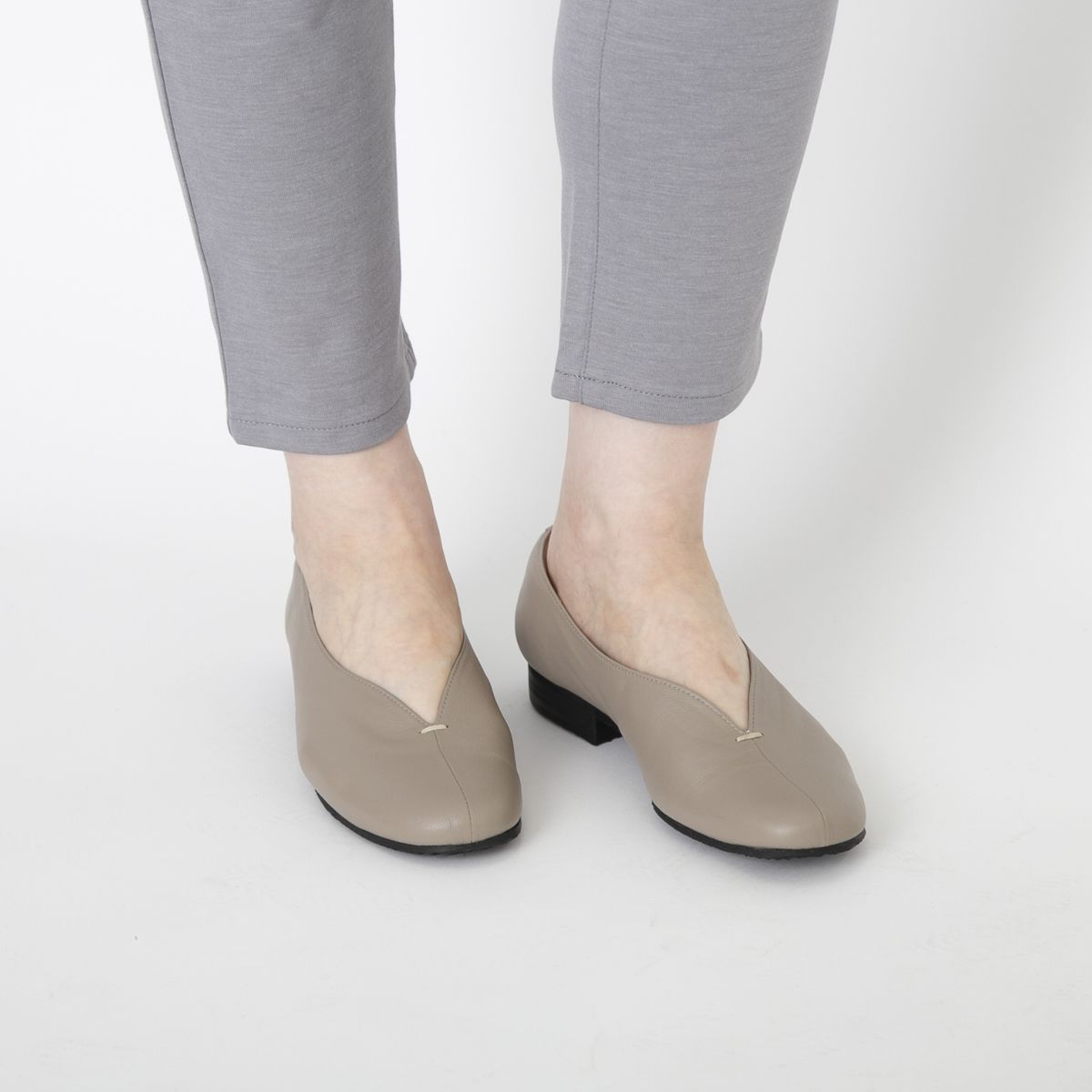 KUTSUNE/カンフーパンプス