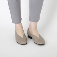 KUTSUNE/カンフーパンプス