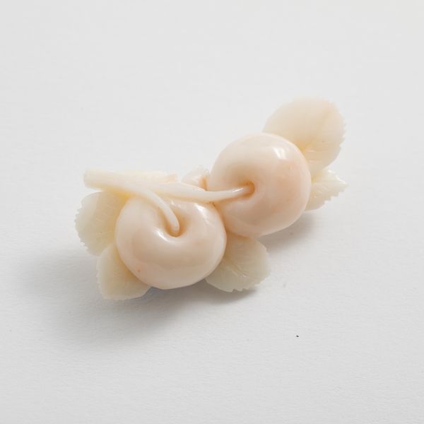 高知の珊瑚ブローチ大　さくらんぼA