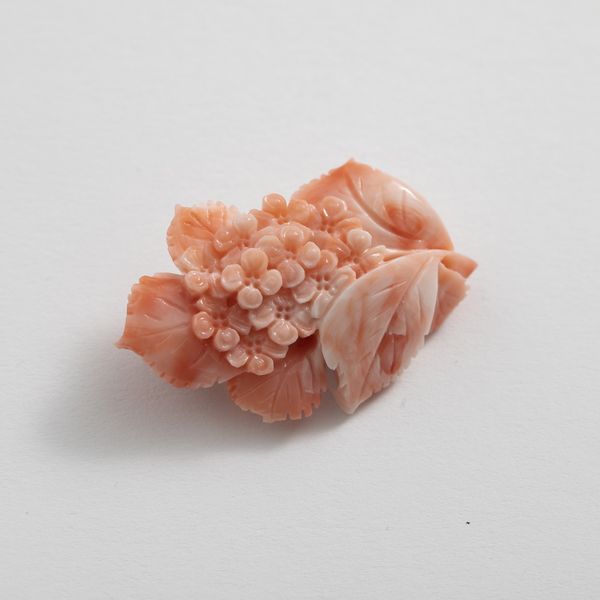 高知の珊瑚ブローチ大　紫陽花A