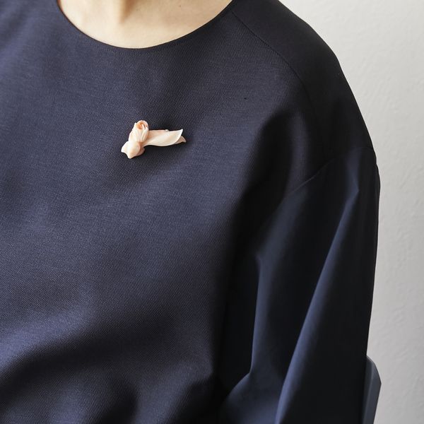 高知の珊瑚ブローチ小　チューリップA