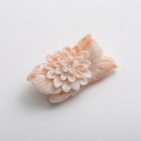 高知の珊瑚ブローチ小　ダリアB