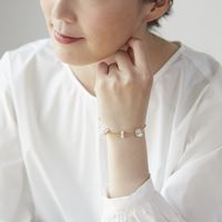 STELLA CIFFON/花びら淡水パールブレスレット