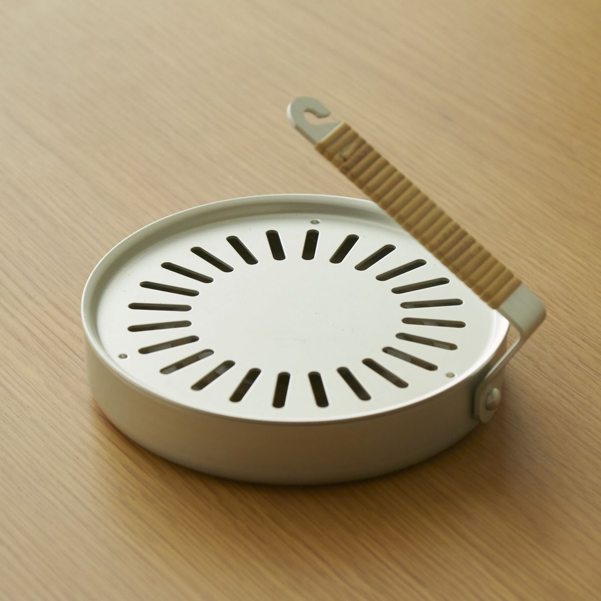 STYLE JAPAN/小泉誠さんの香遣（かやり）