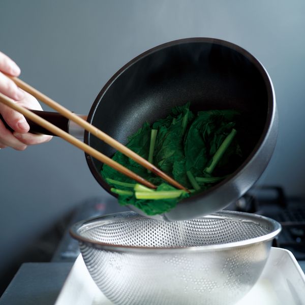 味わい鍋 片手18cm -無水調理でおいしく仕上がる、万能アルミ鋳物鍋