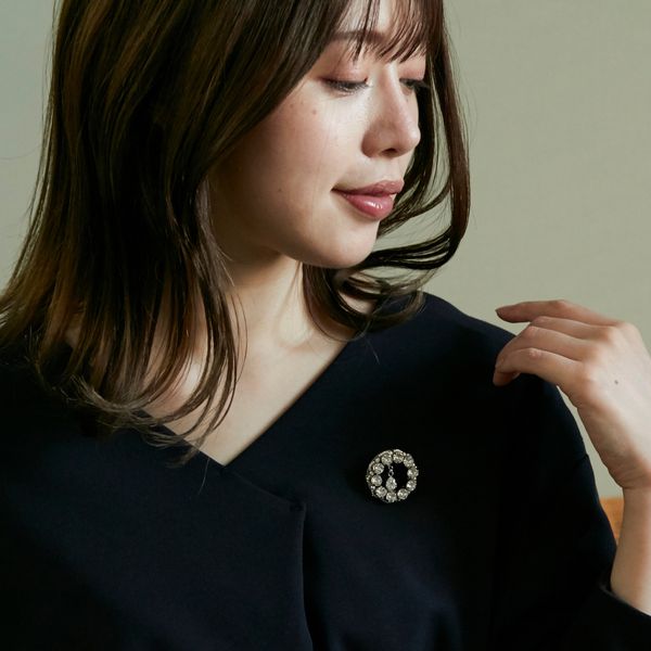 laneii/サークル ブローチ/ネックレス -クリスタルの輝きで華やかな