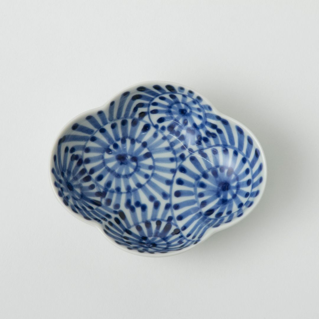 皓洋窯 木瓜小付 たこ唐草 -吉祥紋でハレの日にも使える、木瓜型の染付