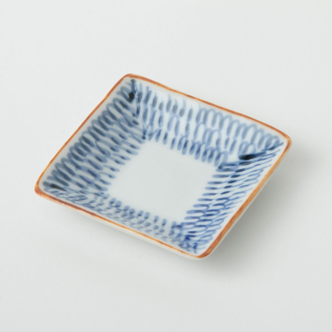 副千製陶所 角豆皿 -薬味や小菓子にぴったりな、染付の豆皿 - スタイル 副千製陶所 角豆皿 -薬味や小菓子にぴったりな、染付の豆皿 - スタイル