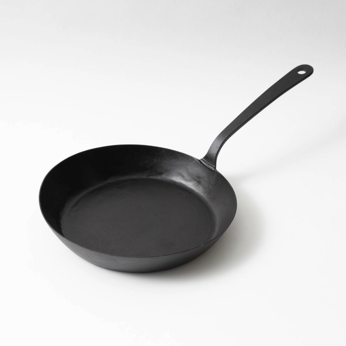 basislab/鍛冶屋の定番鉄フライパン M