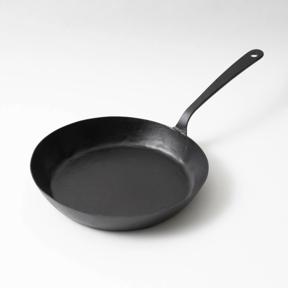 basislab/鍛冶屋の定番鉄フライパン L