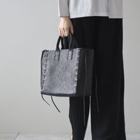POMTATA/SAKU TOTE