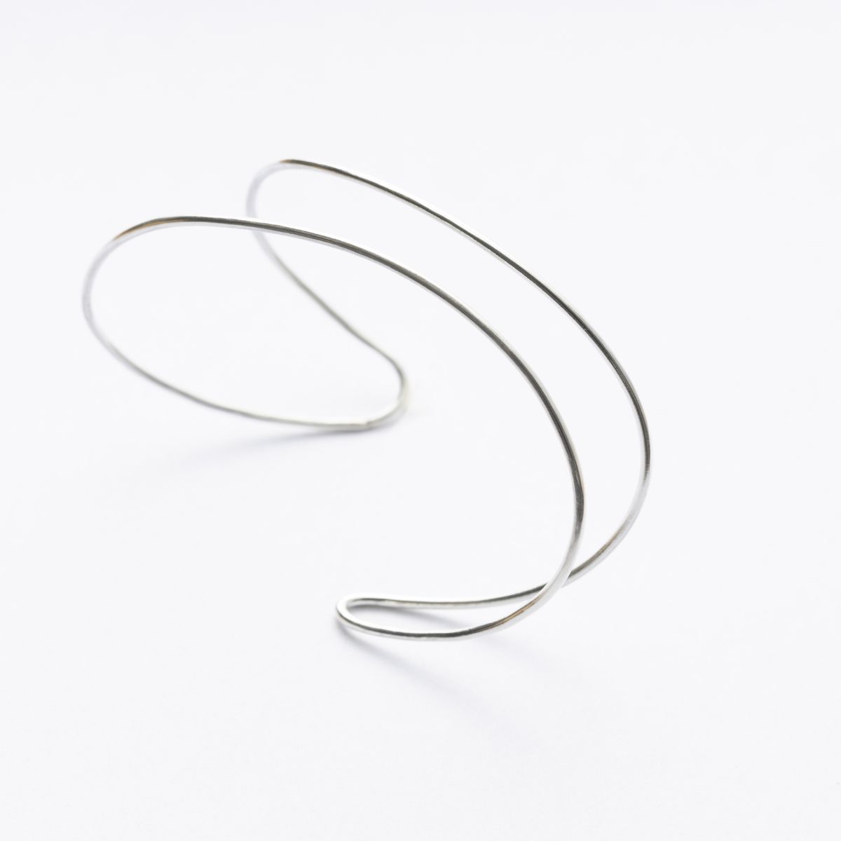 MEGUMI TOYOKAWA/Double wave bangle