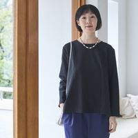 Kilka/洗えてシワになりにくい着やせブラウス