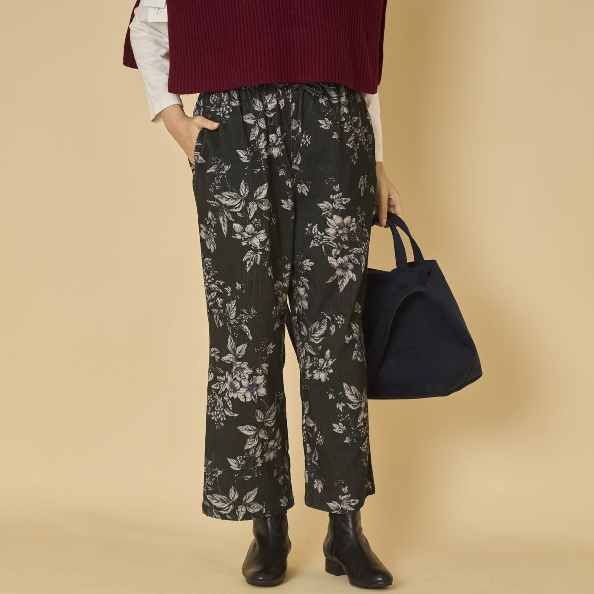 TUTIE./コーデュロイフラワープリントパンツ
