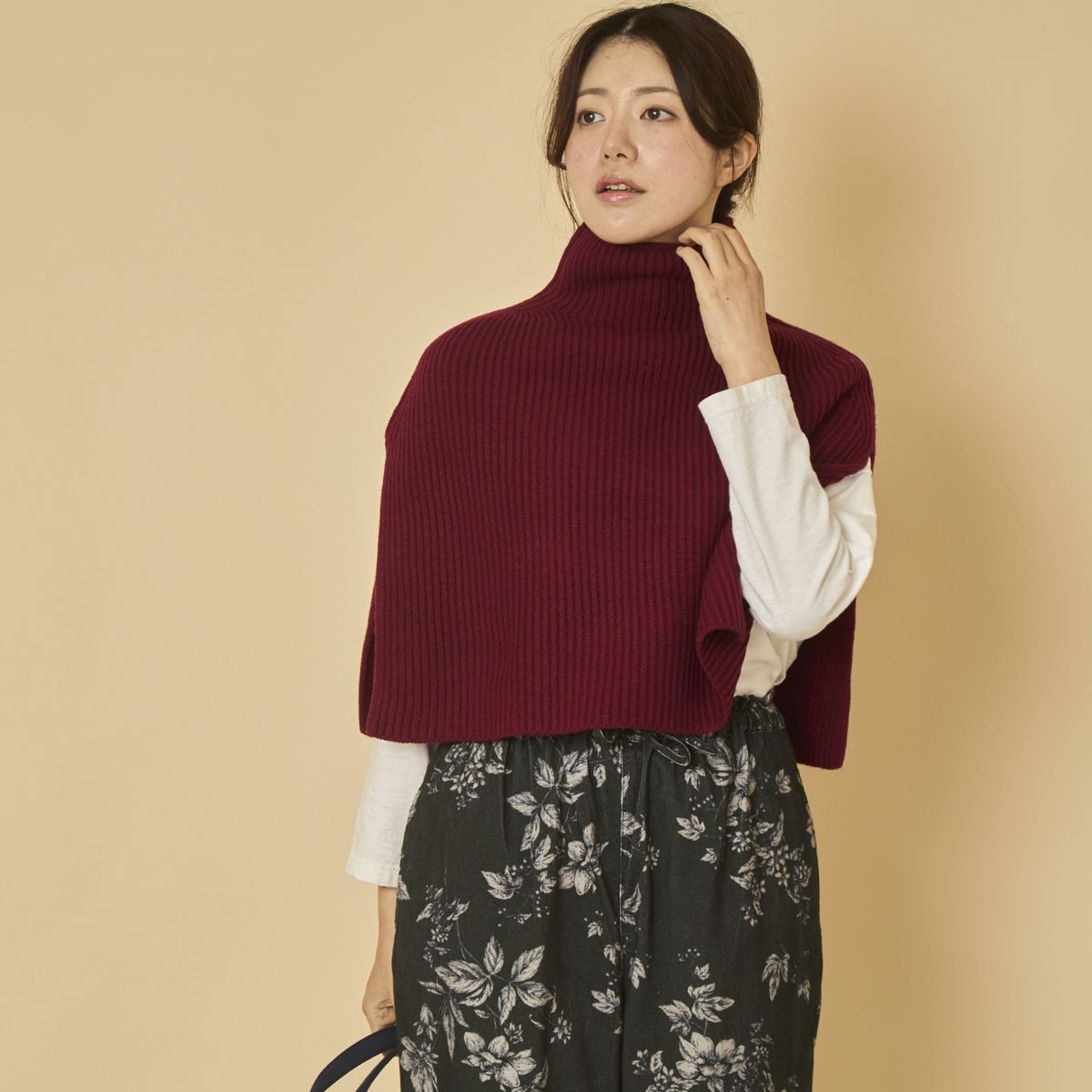 TUTIE./ウールニットケープ