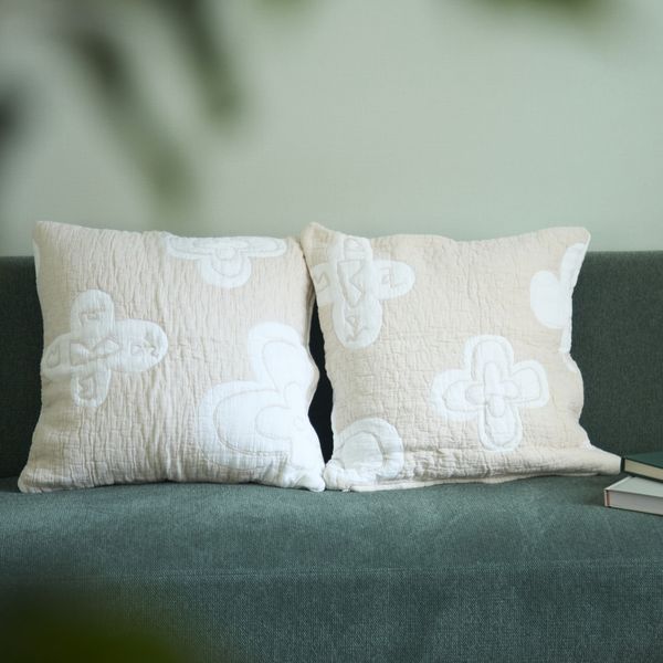 松林誠 菜花 クッションカバー 45×45cm -凹凸のあるモチーフが表情豊か