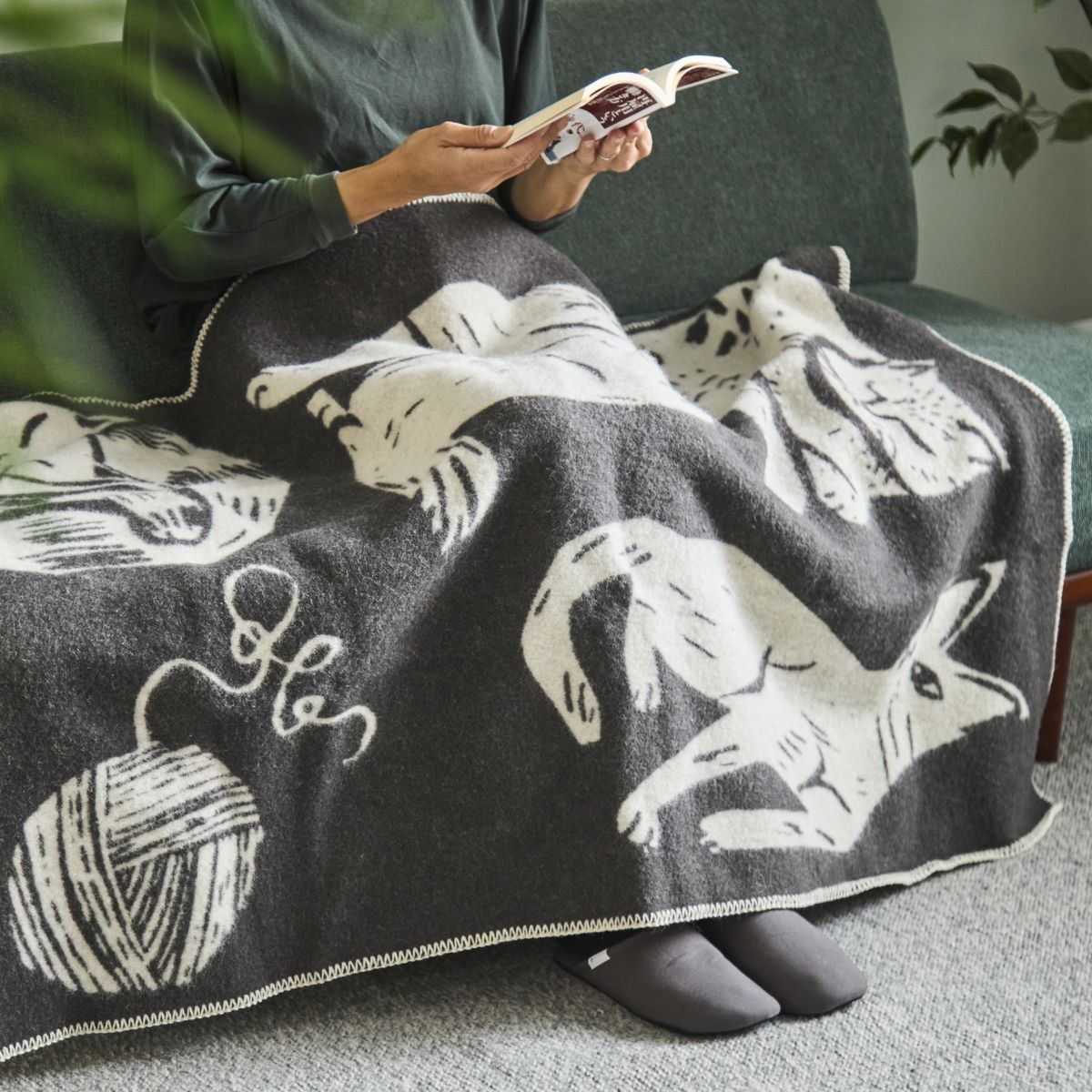 LAPUAN KANKURIT/KISSANPÄIVÄT ウールブランケット 90×130cm