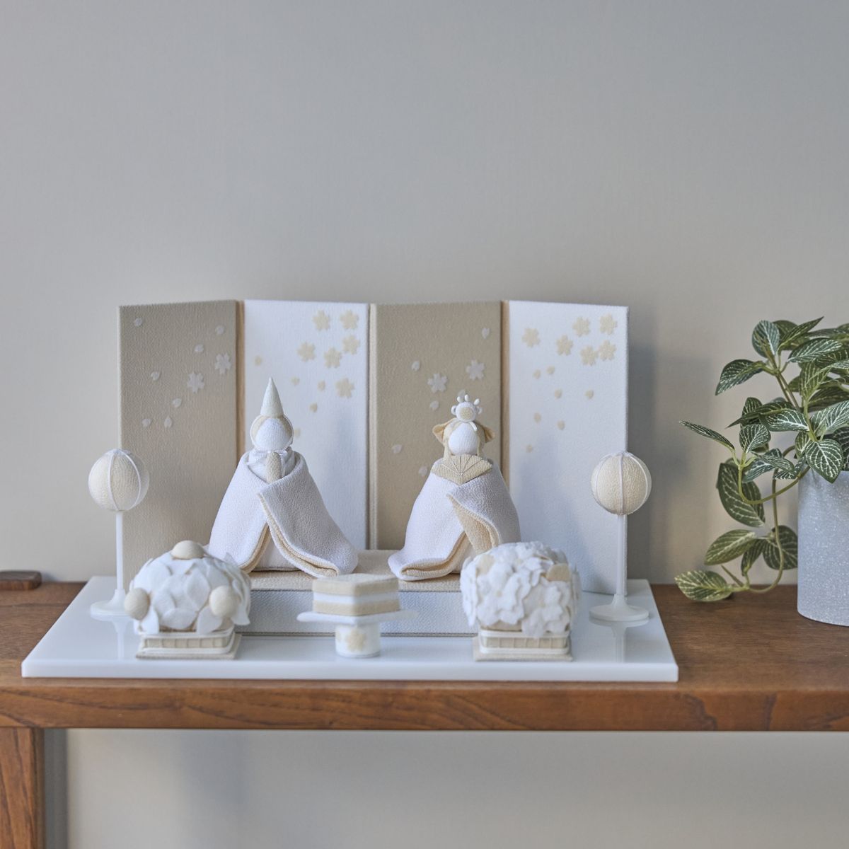 KYOTO YUMEMIYA/白粋 桜舞うお雛様