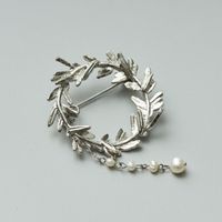 Ouca/リーフ+淡水パールブローチ サークル