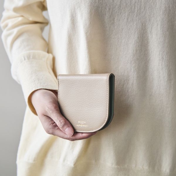 MUZICA VITA/COMBI二つ折り財布 バイカラー -お財布を開くと印象が