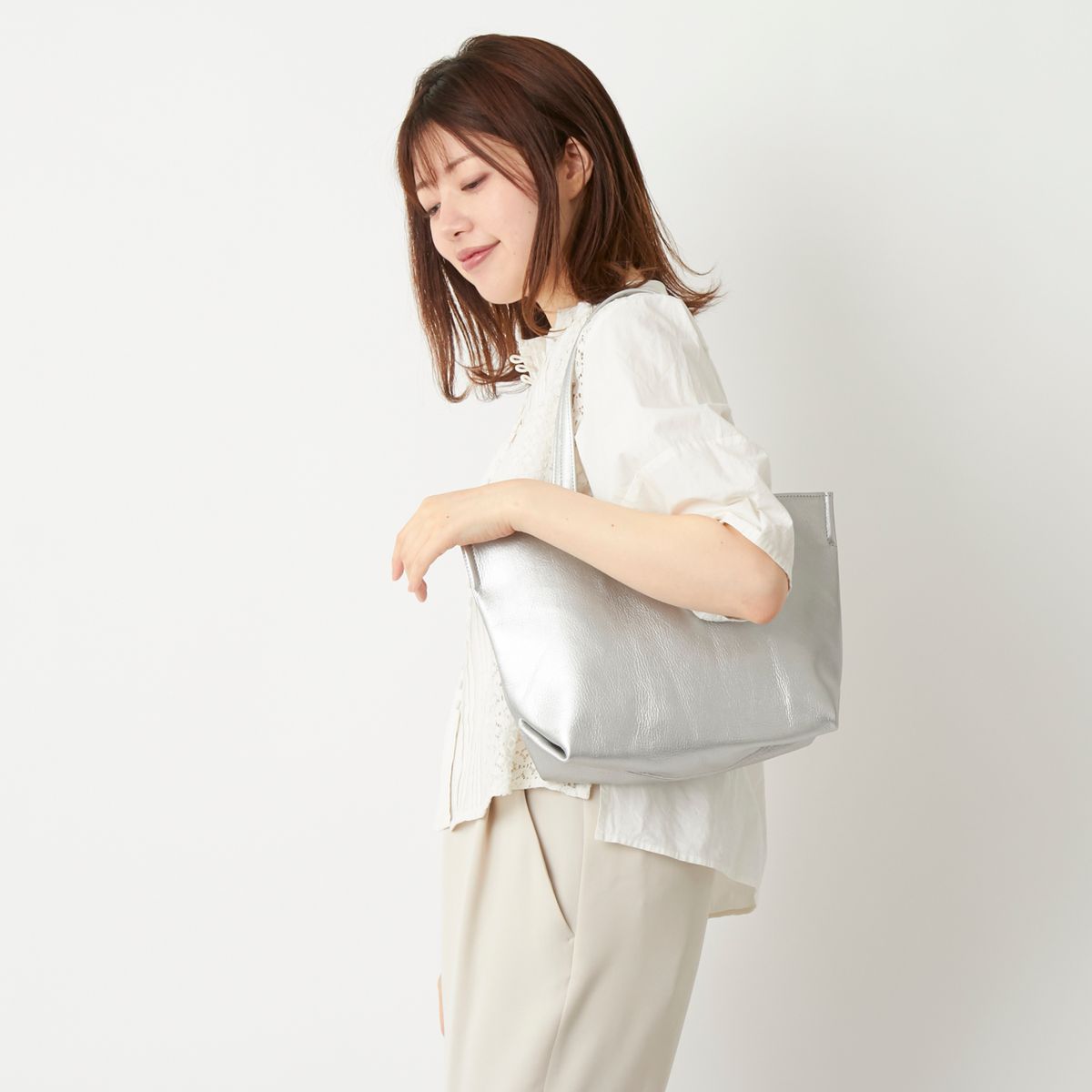 TRAD+/撥水レザートートバッグ M -急な雨でも慌てない、撥水加工の 
