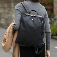 Neutral Gray/ジェーン PCが入る薄型軽量リュック