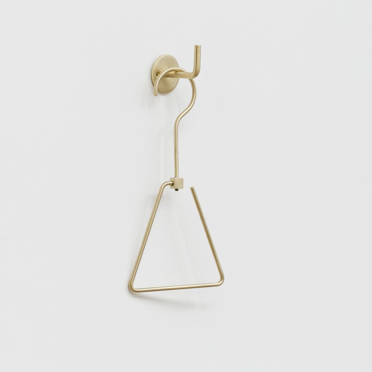 千葉工作所/Brass Hanger Triangle（真鍮ハンガー トライアングル）
