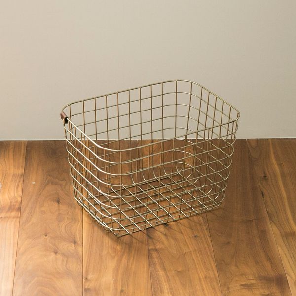 ゴールド金属製バスケット MOHEIM/WIRE BASKET ゴールド M -カゴなのにストッキングが引っ掛かり