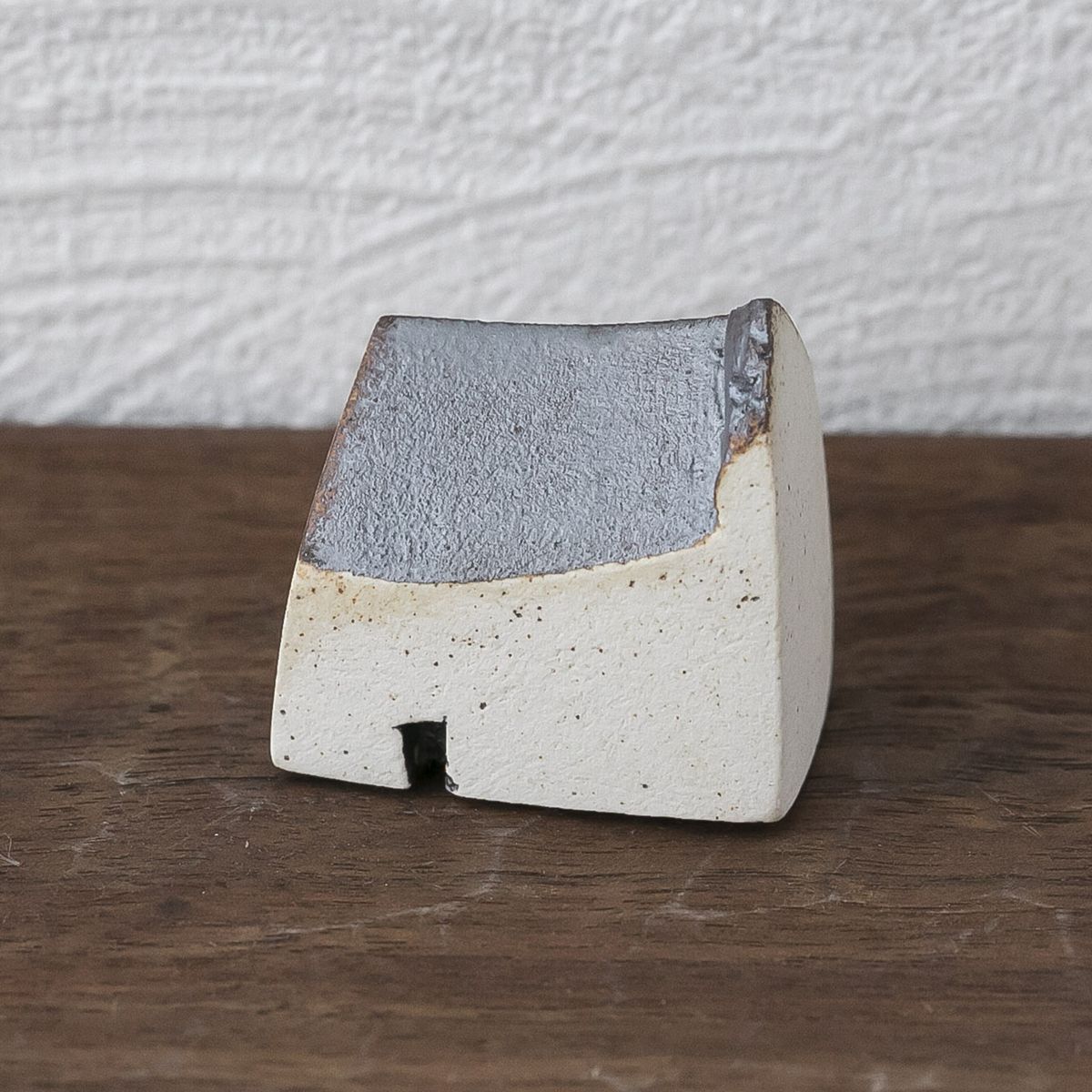 五月女 寛/黒い屋根の家