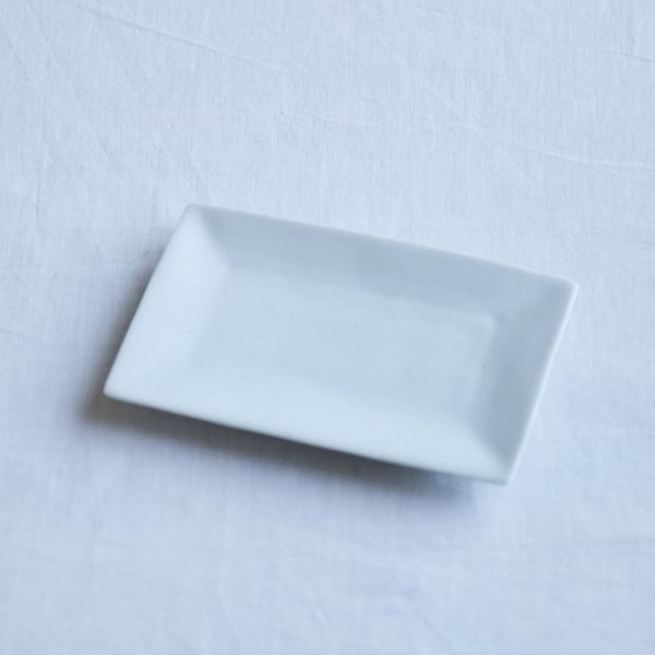 KIHARA/古白磁 長角小皿 -素朴な風合いの、輪郭が美しい長角小皿