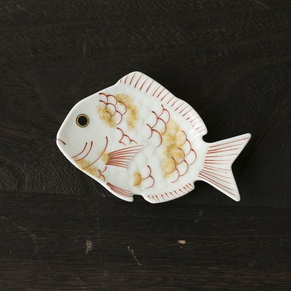 幸楽窯 錦金叩き 鯛型小付 -ハレの日の食卓に！立体感のある鯛の小付