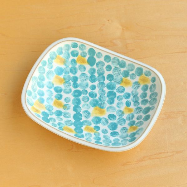 POTPURRI/fajans M プレート グリーン -ビンテージのような佇まいの POTPURRI/fajans M プレート グリーン -ビンテージのような佇まいの