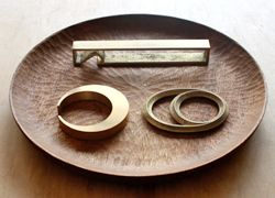 FUTAGAMI/栓抜き 枠