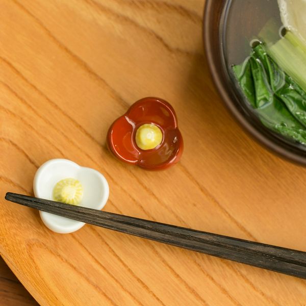 京千/箸置き 三方椿（赤・白）セット -愛らしくて華やかな、椿のお