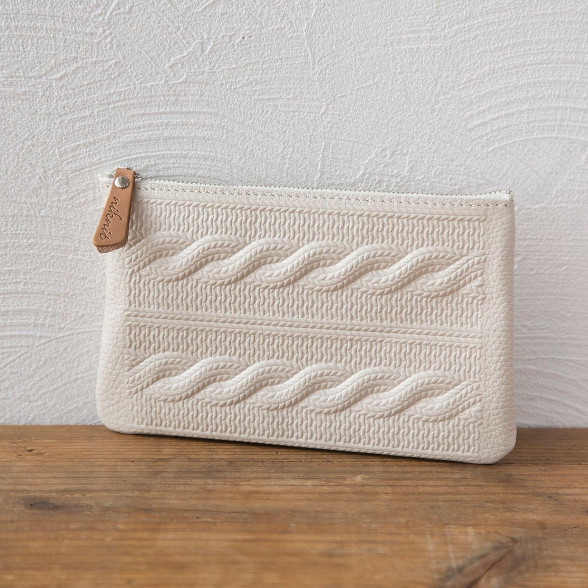 niknit/ニット柄型押しポーチ M