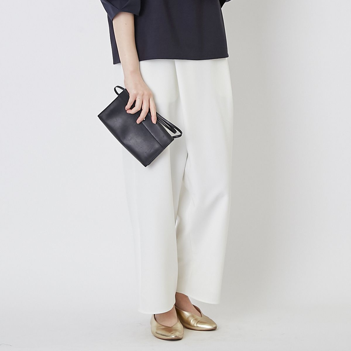 Kilka/洗えてシワになりにくいラップ風パンツ