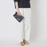 Kilka/洗えてシワになりにくいラップ風パンツ