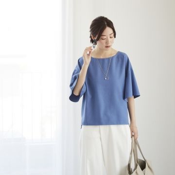 Kilka/洗えてシワになりにくいフレアスリーブブラウス