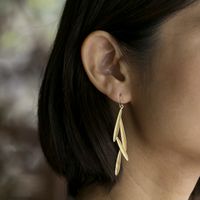 misa/オリーブロングピアス/イヤリング