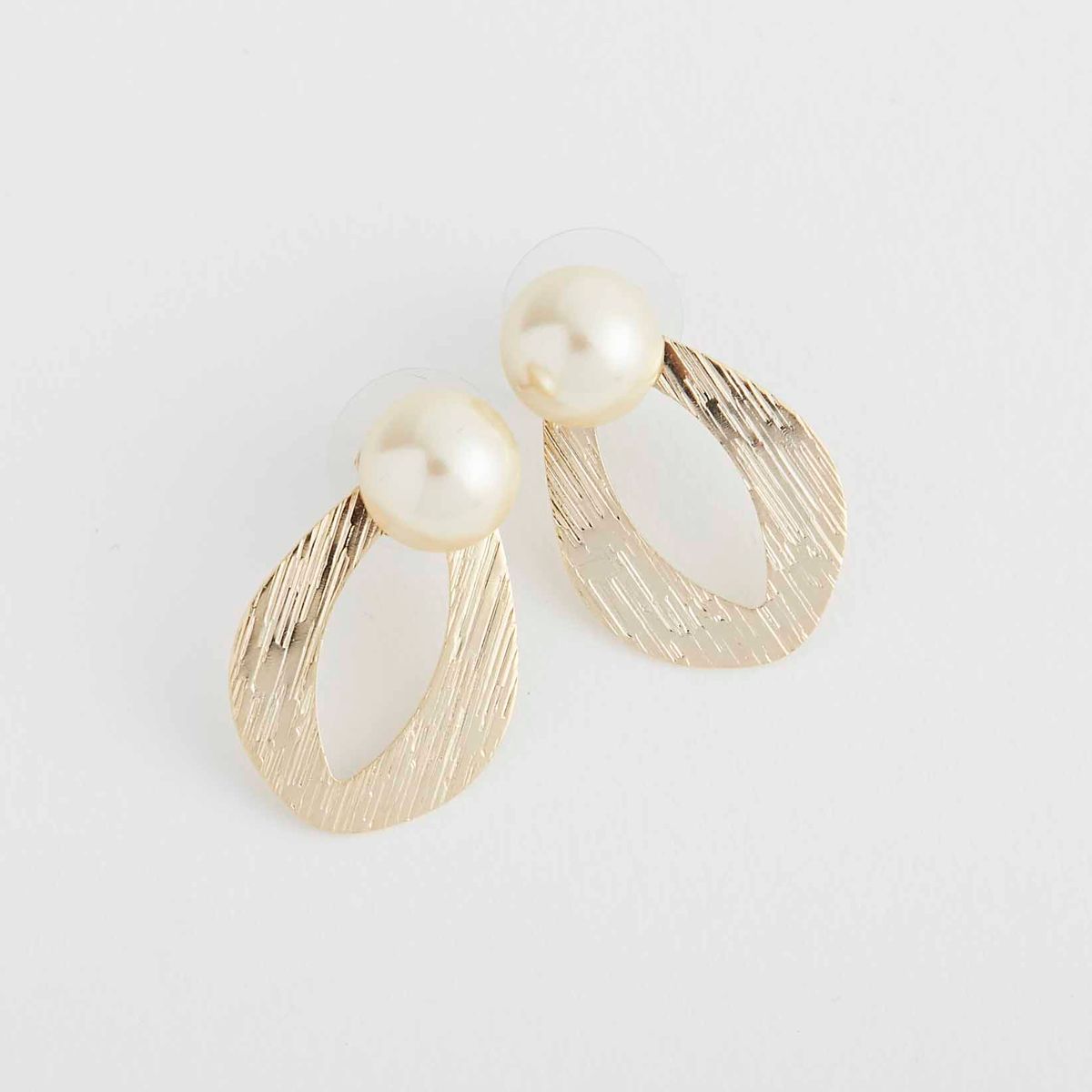 STELLA CIFFON/ハーフパールゴールドピアス/イヤリング