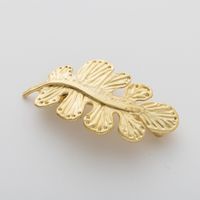 二月/南のはっぱバレッタ